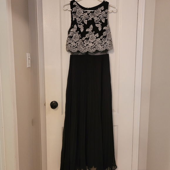 Betsy & Adam Dresses & Skirts - Dress